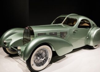 Ile kosztuje Bugatti Chiron w Polsce?