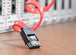 Czy założenie podsłuchu jest karalne?