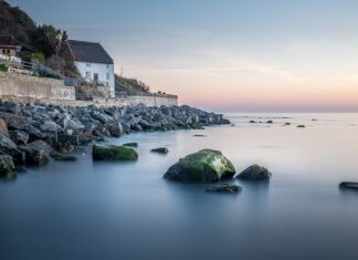 Czy telewizor może stać na komodzie? Czy telewizor może stać na komodzie?